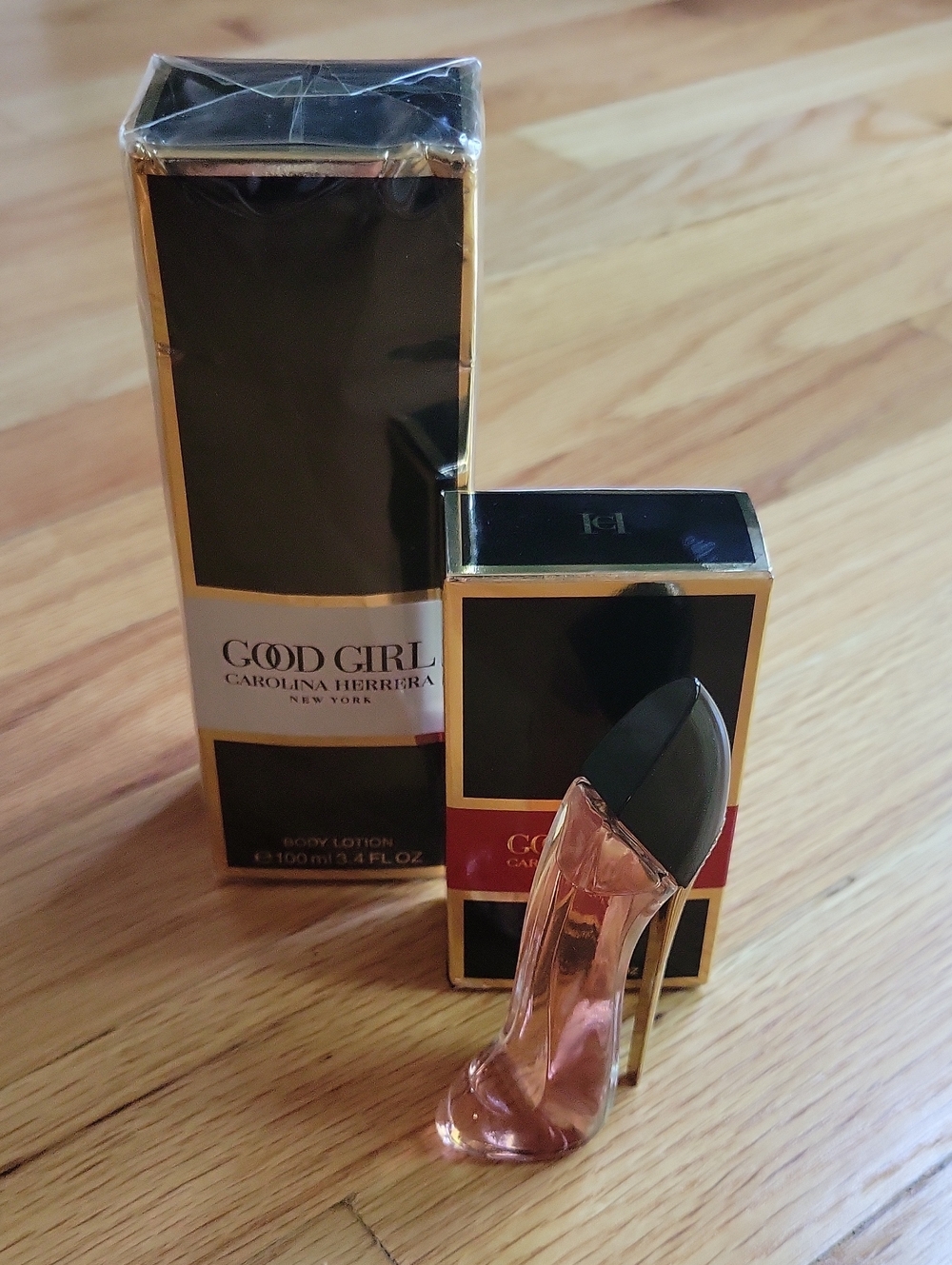 Carolina Herrera Good Girl Miniature in Pink and Black Heel Bottle